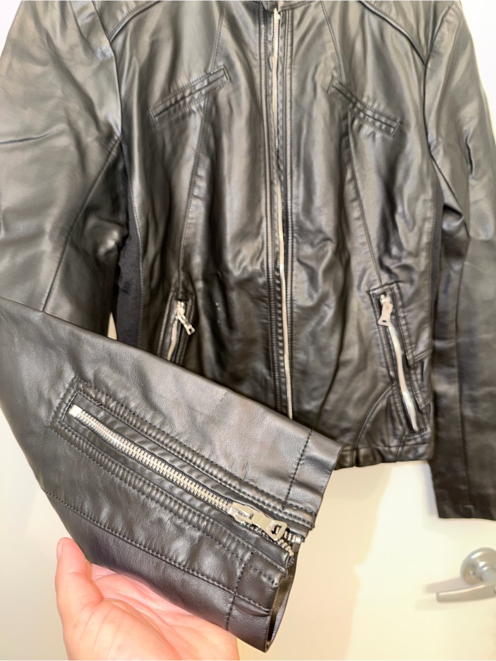 Guess Women’s Large Faux Leather Zip-Up Jacket – New Without Tags - Picture 4 of 13